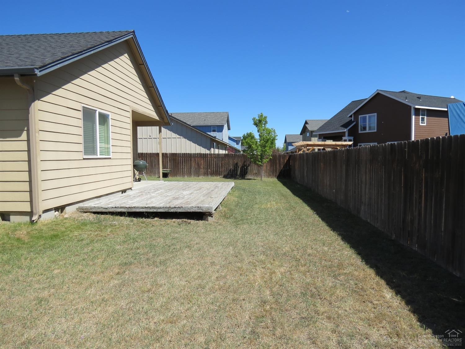 Ni Lah Sha Village - Residential