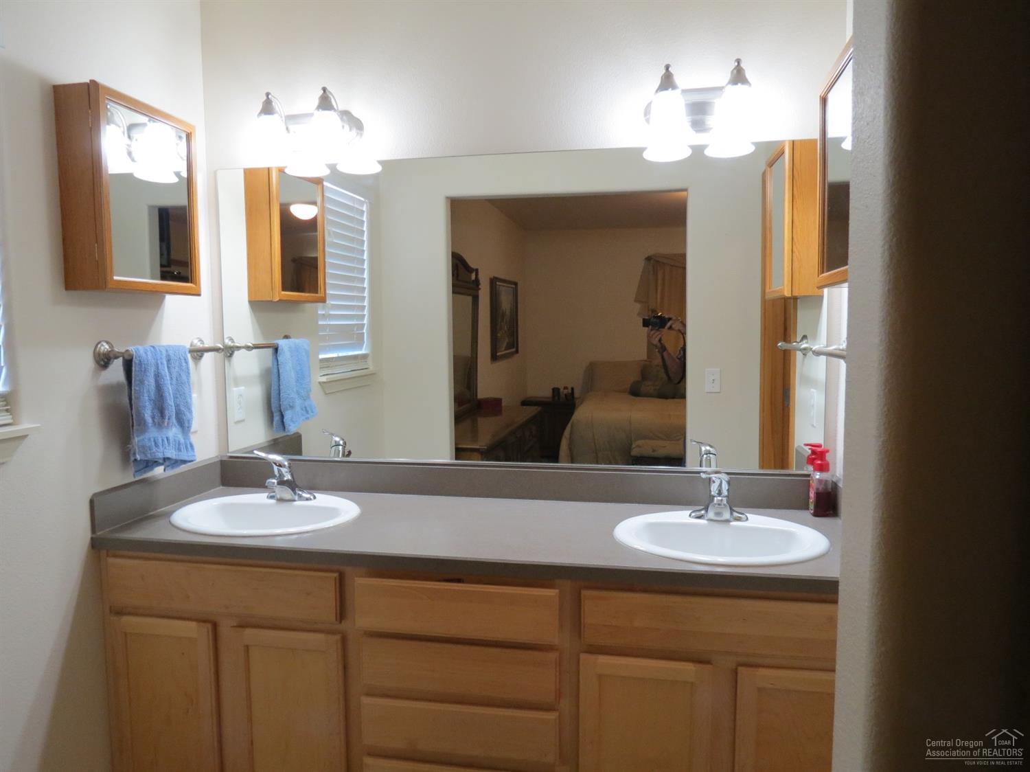 Ni Lah Sha Village - Residential