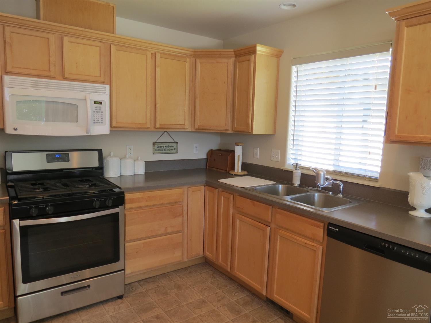 Ni Lah Sha Village - Residential