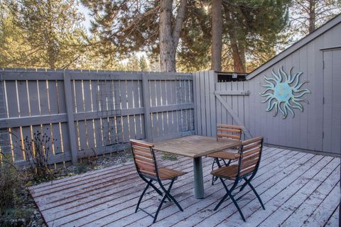 Tiny photo for 57283 MEADOW HOUSE LOOP Loop #85, Sunriver, OR 97707 (MLS # 220213106)