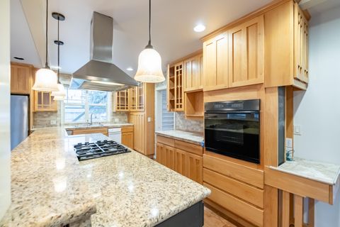 Tiny photo for 215 S Spruce Street, Sisters, OR 97759 (MLS # 220213428)