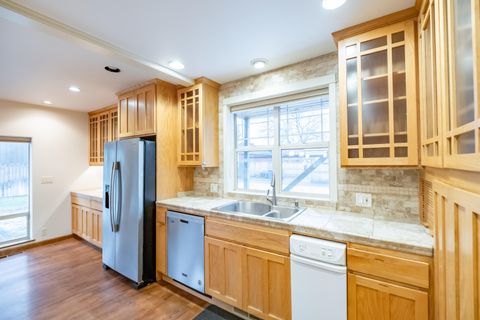 Tiny photo for 215 S Spruce Street, Sisters, OR 97759 (MLS # 220213428)