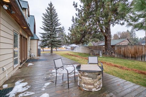 Tiny photo for 215 S Spruce Street, Sisters, OR 97759 (MLS # 220213428)