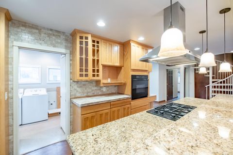 Tiny photo for 215 S Spruce Street, Sisters, OR 97759 (MLS # 220213428)