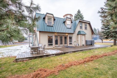 Tiny photo for 215 S Spruce Street, Sisters, OR 97759 (MLS # 220213428)