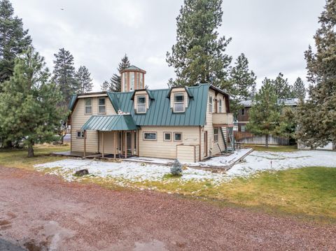 Photo of 215 S Spruce Street, Sisters, OR 97759 (MLS # 220213428)