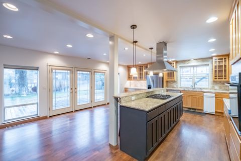 Tiny photo for 215 S Spruce Street, Sisters, OR 97759 (MLS # 220213428)