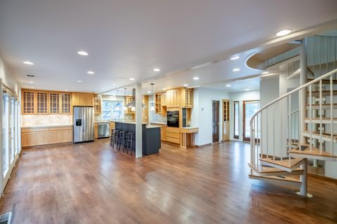 Tiny photo for 215 S Spruce Street, Sisters, OR 97759 (MLS # 220213428)