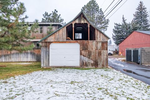 Tiny photo for 215 S Spruce Street, Sisters, OR 97759 (MLS # 220213428)