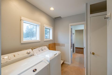 Tiny photo for 215 S Spruce Street, Sisters, OR 97759 (MLS # 220213428)