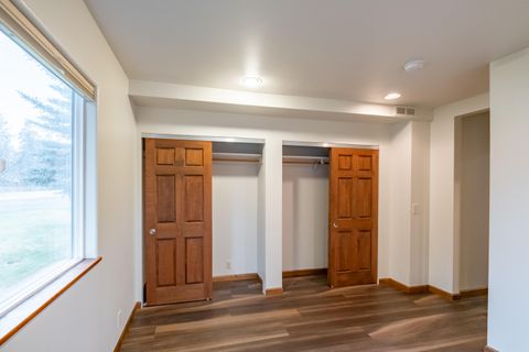 Tiny photo for 215 S Spruce Street, Sisters, OR 97759 (MLS # 220213428)