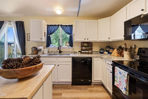 Tiny photo for 1425 SW 31st Street, Redmond, OR 97756 (MLS # 220223212)