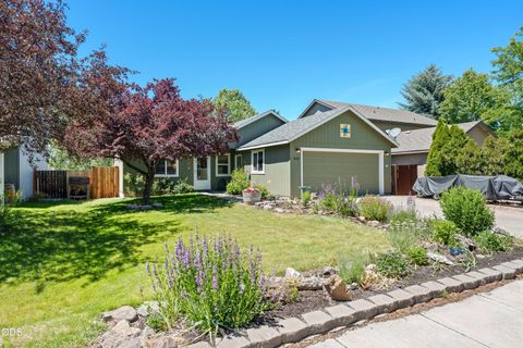 Tiny photo for 1425 SW 31st Street, Redmond, OR 97756 (MLS # 220223212)