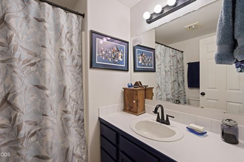 Tiny photo for 1425 SW 31st Street, Redmond, OR 97756 (MLS # 220223212)