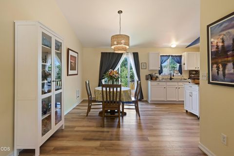 Tiny photo for 1425 SW 31st Street, Redmond, OR 97756 (MLS # 220223212)