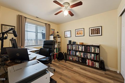 Tiny photo for 1425 SW 31st Street, Redmond, OR 97756 (MLS # 220223212)