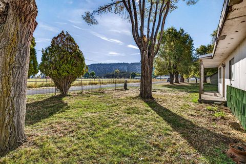 Tiny photo for 3464 NW Rimrock Acres Loop, Prineville, OR 97754 (MLS # 220211163)