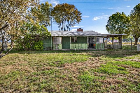 Tiny photo for 3464 NW Rimrock Acres Loop, Prineville, OR 97754 (MLS # 220211163)