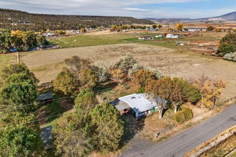 Tiny photo for 3464 NW Rimrock Acres Loop, Prineville, OR 97754 (MLS # 220211163)