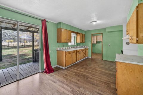 Tiny photo for 3464 NW Rimrock Acres Loop, Prineville, OR 97754 (MLS # 220211163)