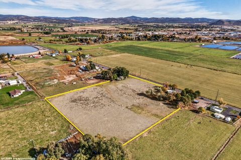 Tiny photo for 3464 NW Rimrock Acres Loop, Prineville, OR 97754 (MLS # 220211163)