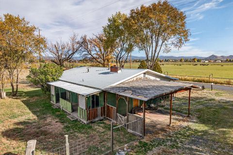 Tiny photo for 3464 NW Rimrock Acres Loop, Prineville, OR 97754 (MLS # 220211163)