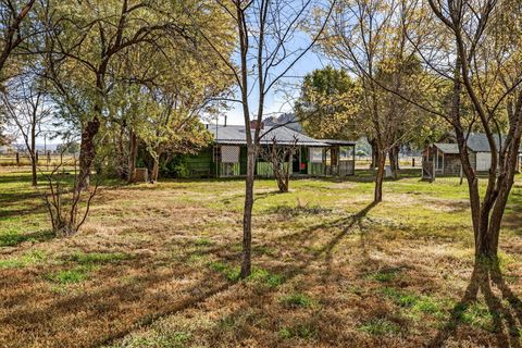 Tiny photo for 3464 NW Rimrock Acres Loop, Prineville, OR 97754 (MLS # 220211163)