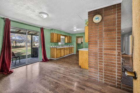 Tiny photo for 3464 NW Rimrock Acres Loop, Prineville, OR 97754 (MLS # 220211163)