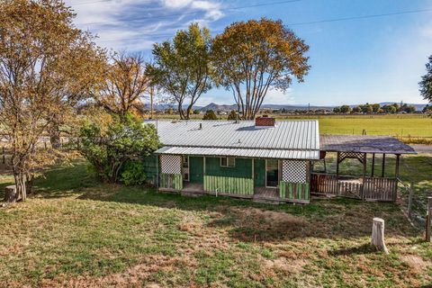 Tiny photo for 3464 NW Rimrock Acres Loop, Prineville, OR 97754 (MLS # 220211163)