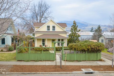 Tiny photo for 156 Van Ness Avenue, Ashland, OR 97520 (MLS # 220214400)