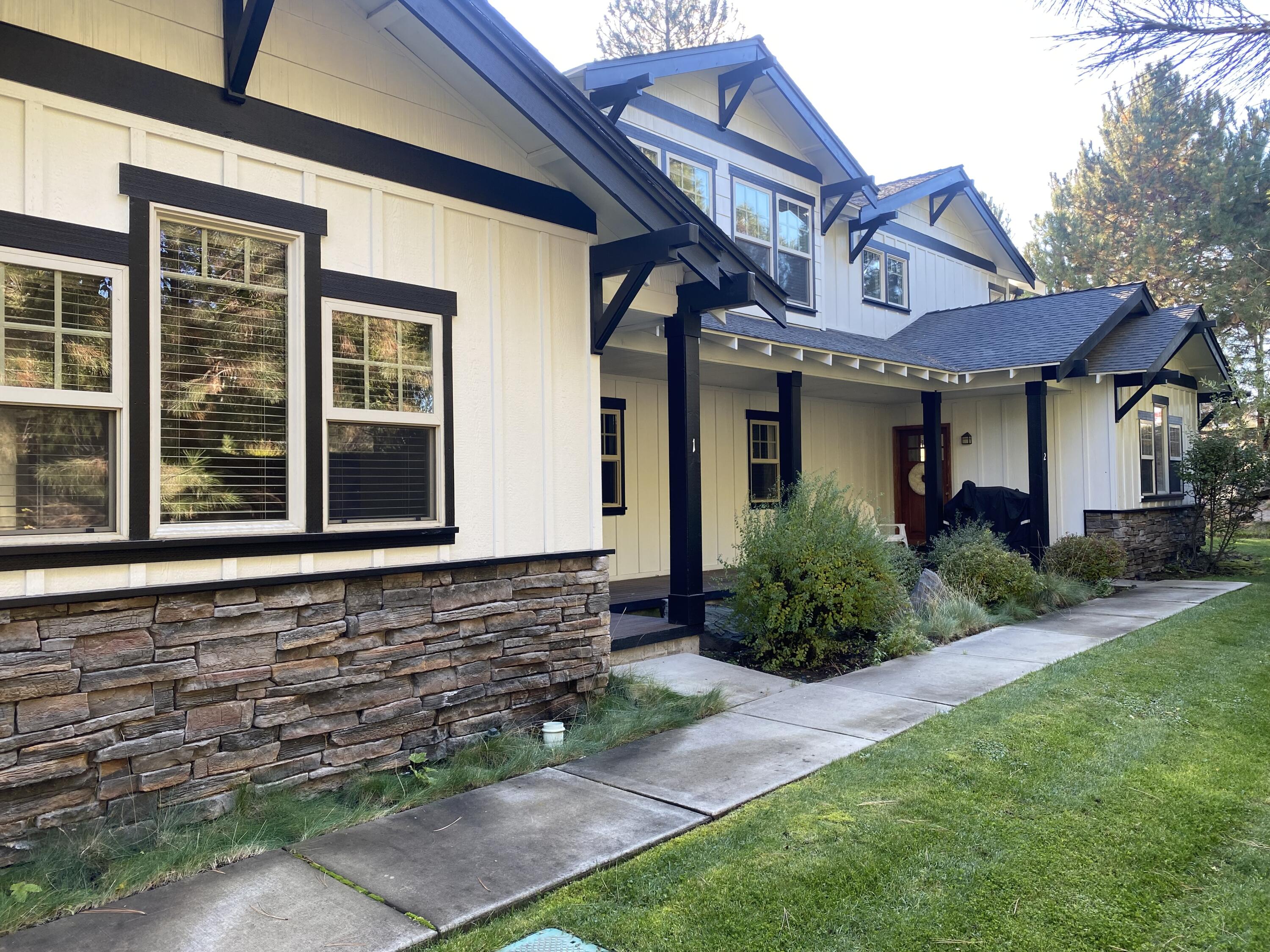 1399 NW Fort Clatsop Street 1&2