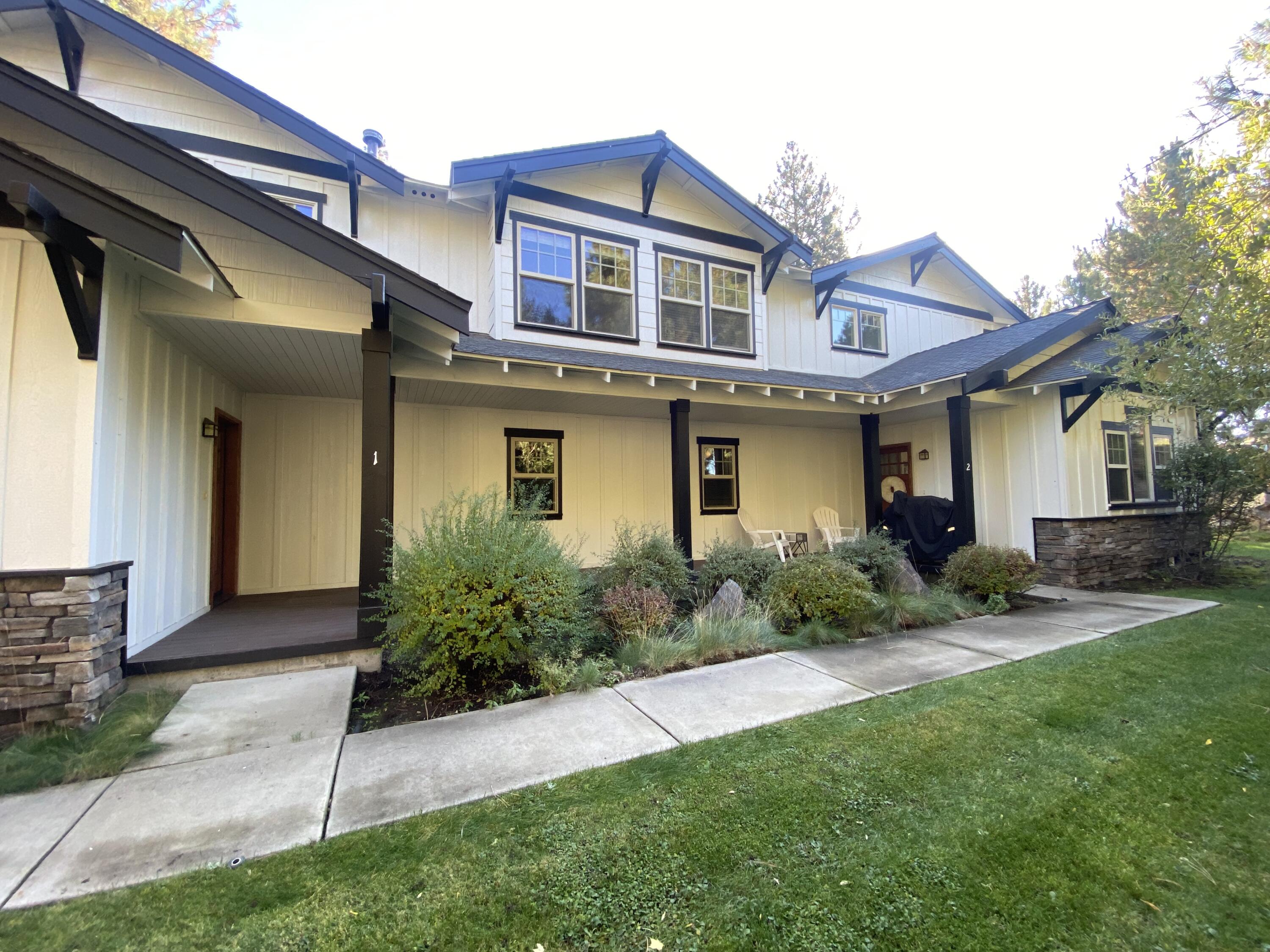1399 NW Fort Clatsop Street 1&2