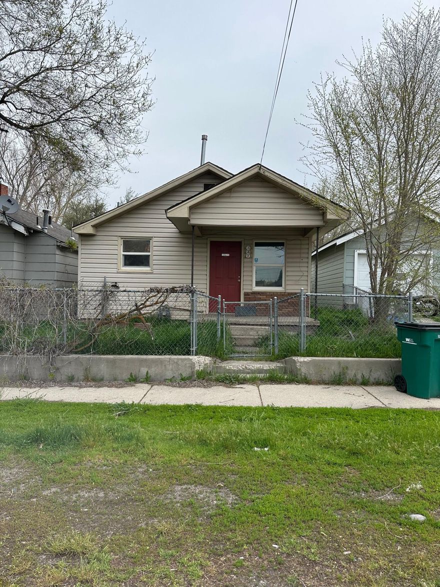 Nice 2 bedroom 1 bath home located close to downtown Klamath Falls. Fully fenced, with a 1 car garage. There have been some updates to the home including new windows, tile flooring, and newer bathroom. This has been a long-time investment property. Whether you are a first time home buyer or looking to downsize, you need to check this option out. Easy to show.