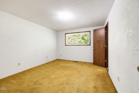 Tiny photo for 2533 Tahitian Avenue, Medford, OR 97504 (MLS # 220223457)
