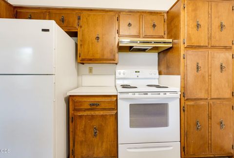 Tiny photo for 2533 Tahitian Avenue, Medford, OR 97504 (MLS # 220223457)