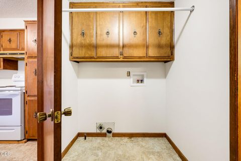 Tiny photo for 2533 Tahitian Avenue, Medford, OR 97504 (MLS # 220223457)