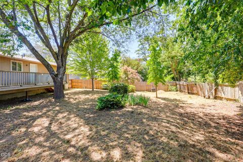 Tiny photo for 2533 Tahitian Avenue, Medford, OR 97504 (MLS # 220223457)