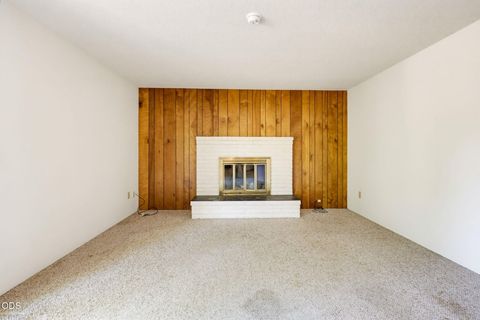 Tiny photo for 2533 Tahitian Avenue, Medford, OR 97504 (MLS # 220223457)