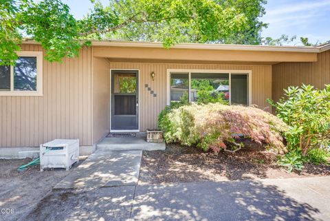 Tiny photo for 2533 Tahitian Avenue, Medford, OR 97504 (MLS # 220223457)
