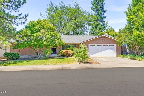 Tiny photo for 2533 Tahitian Avenue, Medford, OR 97504 (MLS # 220223457)
