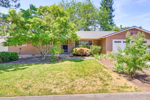 Tiny photo for 2533 Tahitian Avenue, Medford, OR 97504 (MLS # 220223457)