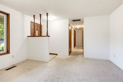 Tiny photo for 2533 Tahitian Avenue, Medford, OR 97504 (MLS # 220223457)