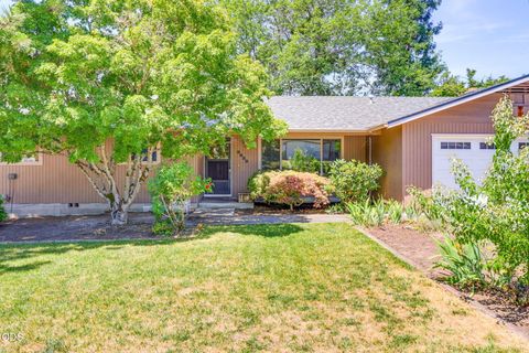 Tiny photo for 2533 Tahitian Avenue, Medford, OR 97504 (MLS # 220223457)