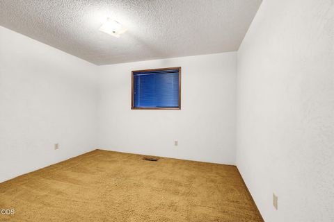 Tiny photo for 2533 Tahitian Avenue, Medford, OR 97504 (MLS # 220223457)