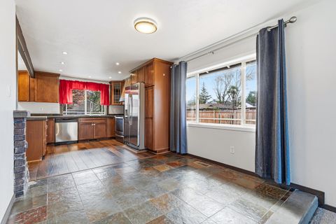 Tiny photo for 2864 Hawaiian Avenue, Medford, OR 97504 (MLS # 220217830)