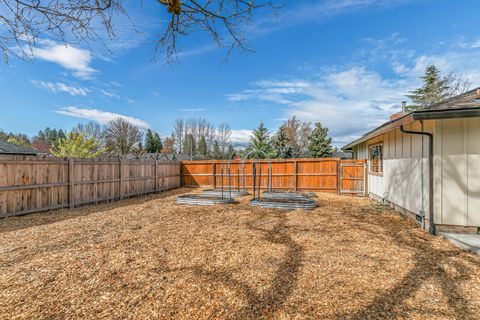 Tiny photo for 2864 Hawaiian Avenue, Medford, OR 97504 (MLS # 220217830)