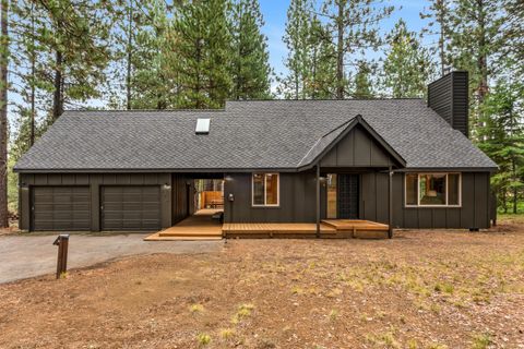 Photo of 14023 Hawks Beard, Black Butte Ranch, OR 97759 (MLS # 220209316)