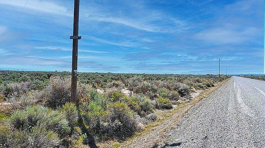 This off-the-grid lot in Lake County, Oregon, is level and has easy access, with a power pole on the property. Spectacular views and close proximity to the Christmas Valley Sand Dunes and the Lost Forest make this property an outdoors dream. Off-road, bike, hunt, or just enjoy the quiet of the Oregon Outback on your private piece of land.
**Seller financing available with 30% down, no credit check**
