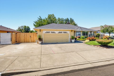 Tiny photo for 2315 Asher Drive, Medford, OR 97504 (MLS # 220227378)
