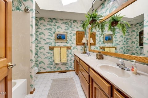 Tiny photo for 2315 Asher Drive, Medford, OR 97504 (MLS # 220227378)